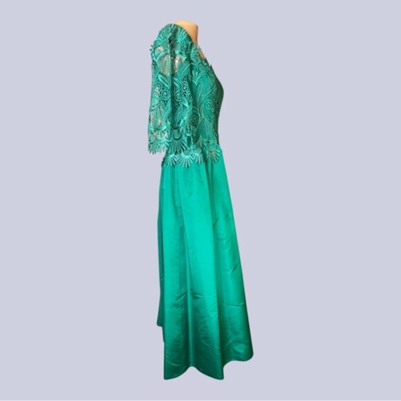 Vintage Rizik Bros. Emerald Green Evening Gown with Lace Bodice - Picture 5 of 8